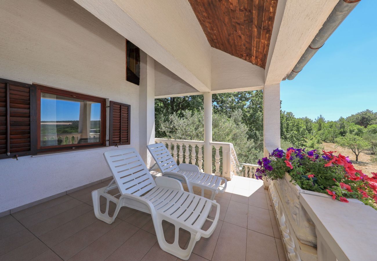 House in Kruševo - Antonija, Ruhiges Ferienhaus mit Meer & Bergblick