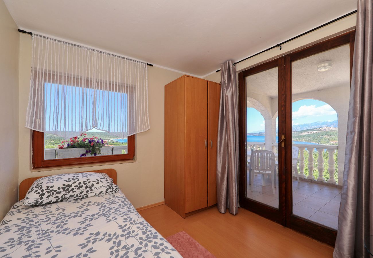 House in Kruševo - Antonija, Ruhiges Ferienhaus mit Meer & Bergblick