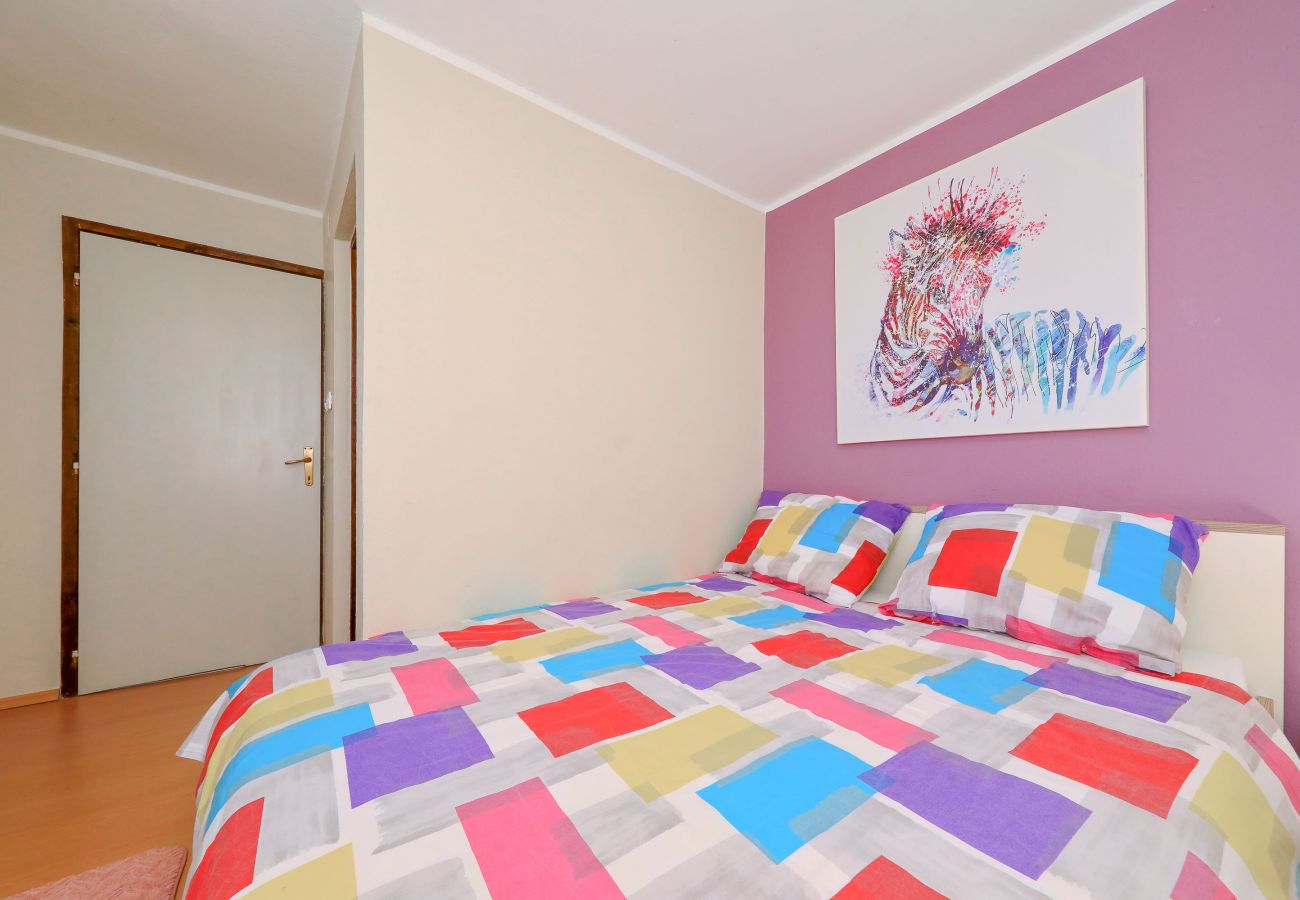 House in Kruševo - Antonija, Ruhiges Ferienhaus mit Meer & Bergblick