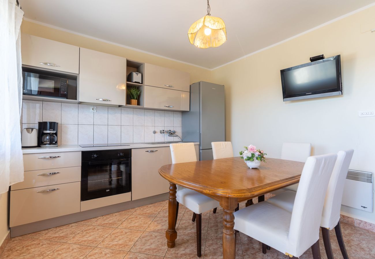 House in Kruševo - Antonija, Ruhiges Ferienhaus mit Meer & Bergblick