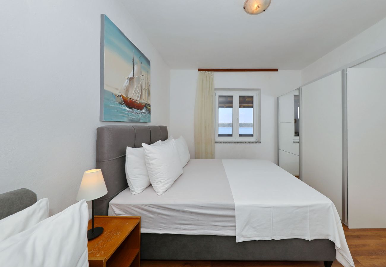 Apartment in Ljubac - Gazic no.2