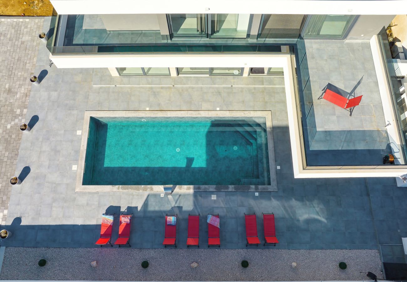 Villa in Zemunik Gornji - Astur, Moderne Villa mit Pool & Grillstation