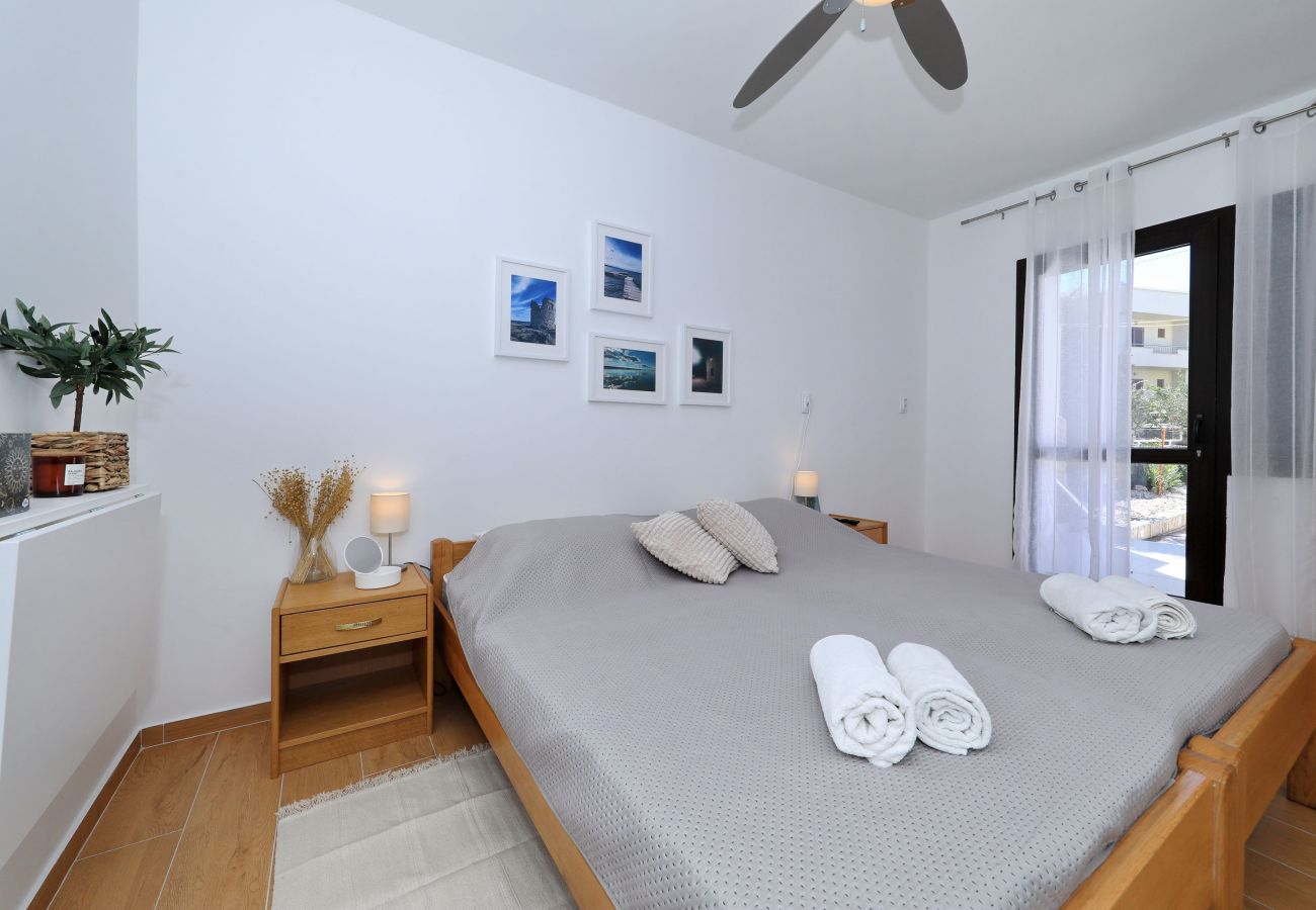 Rent by room in Starigrad - Hibis No. 3