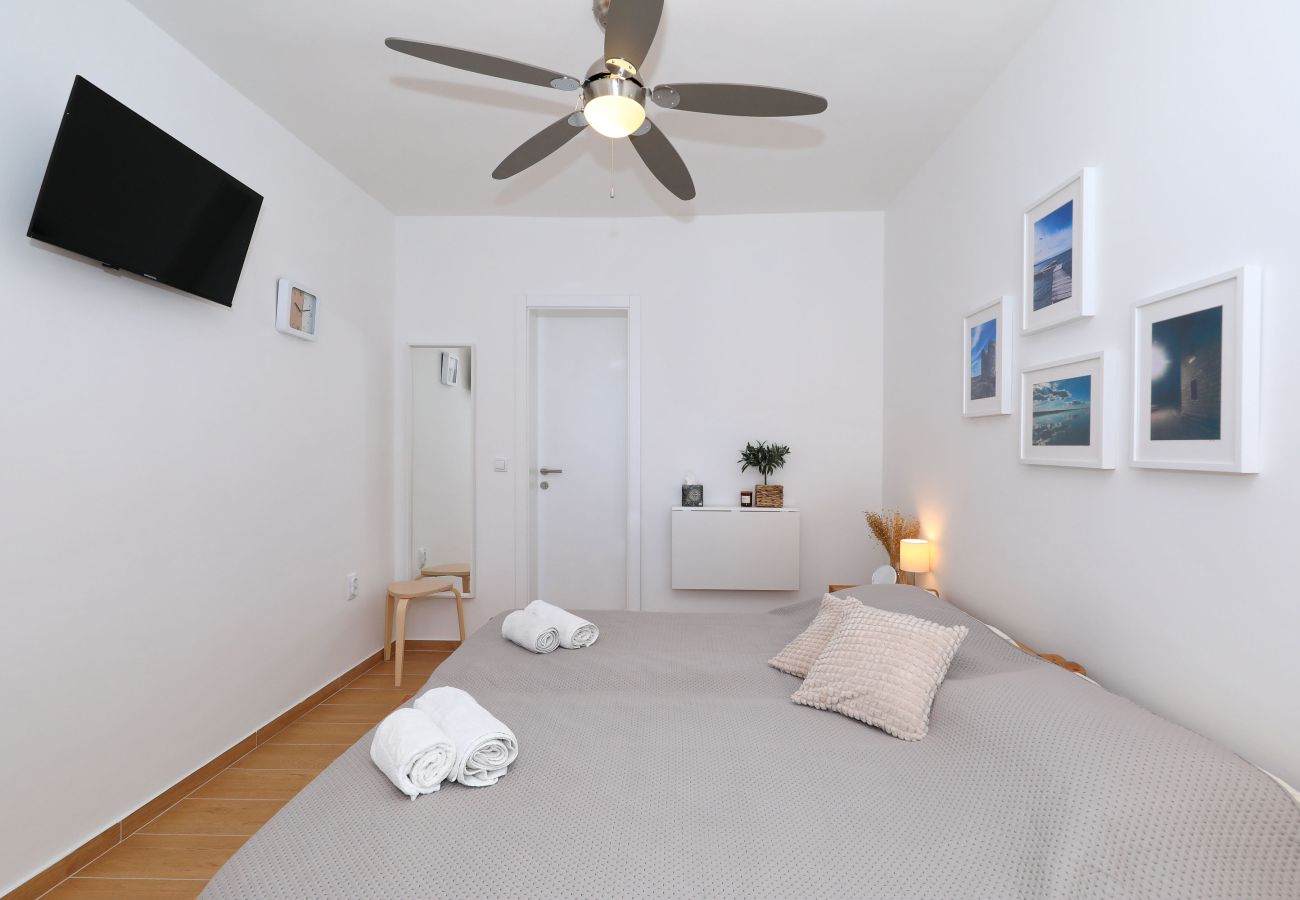 Rent by room in Starigrad - Hibis No. 3