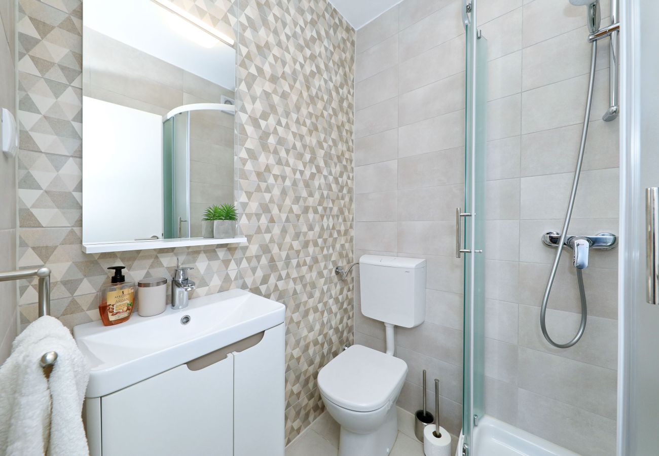 Rent by room in Starigrad - Hibis No. 3