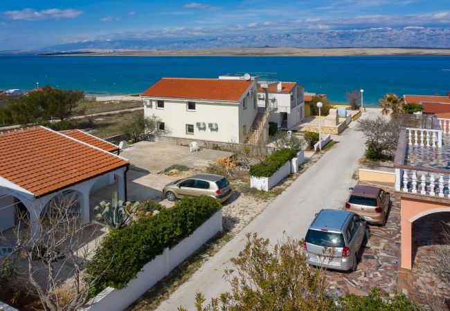 House in Vir -  Holiday Home Malo Fali near the Beach on Vir
