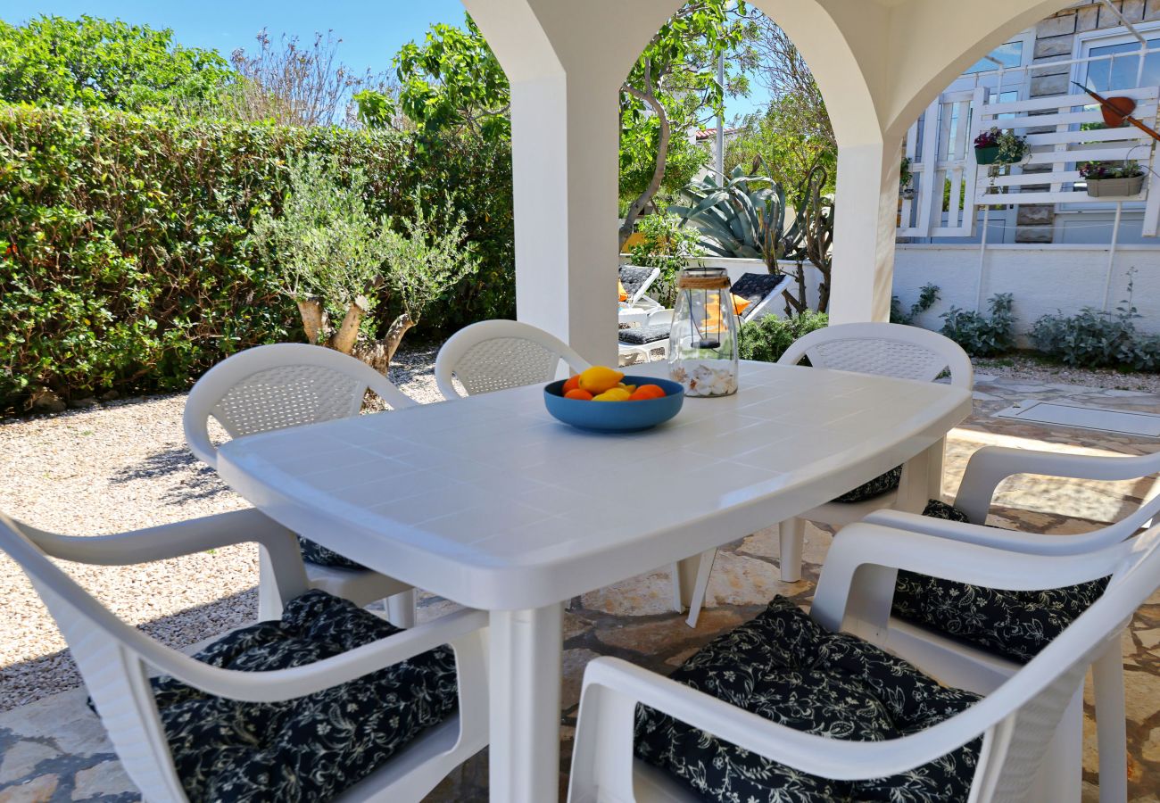 House in Vir -  Malo Fali 