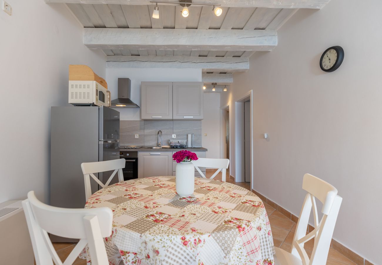 Apartment in Maslenica - Sidro, Schöne Ferienwohnung mit Meerblick,