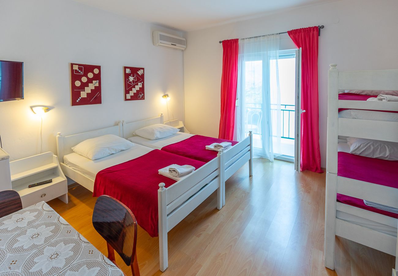 Rent by room in Starigrad - Tinka, Zimmer No 9