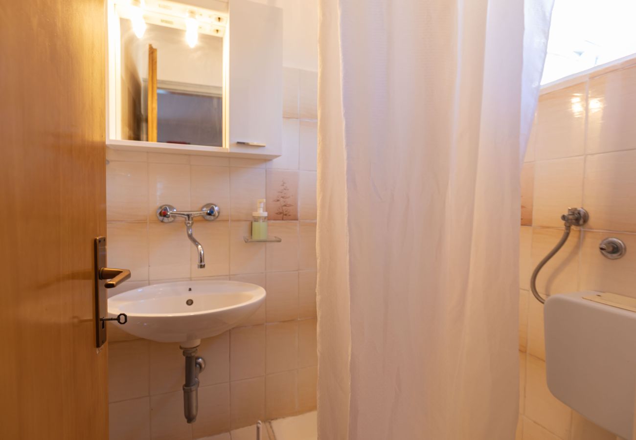 Rent by room in Starigrad - Tinka, Zimmer No 9