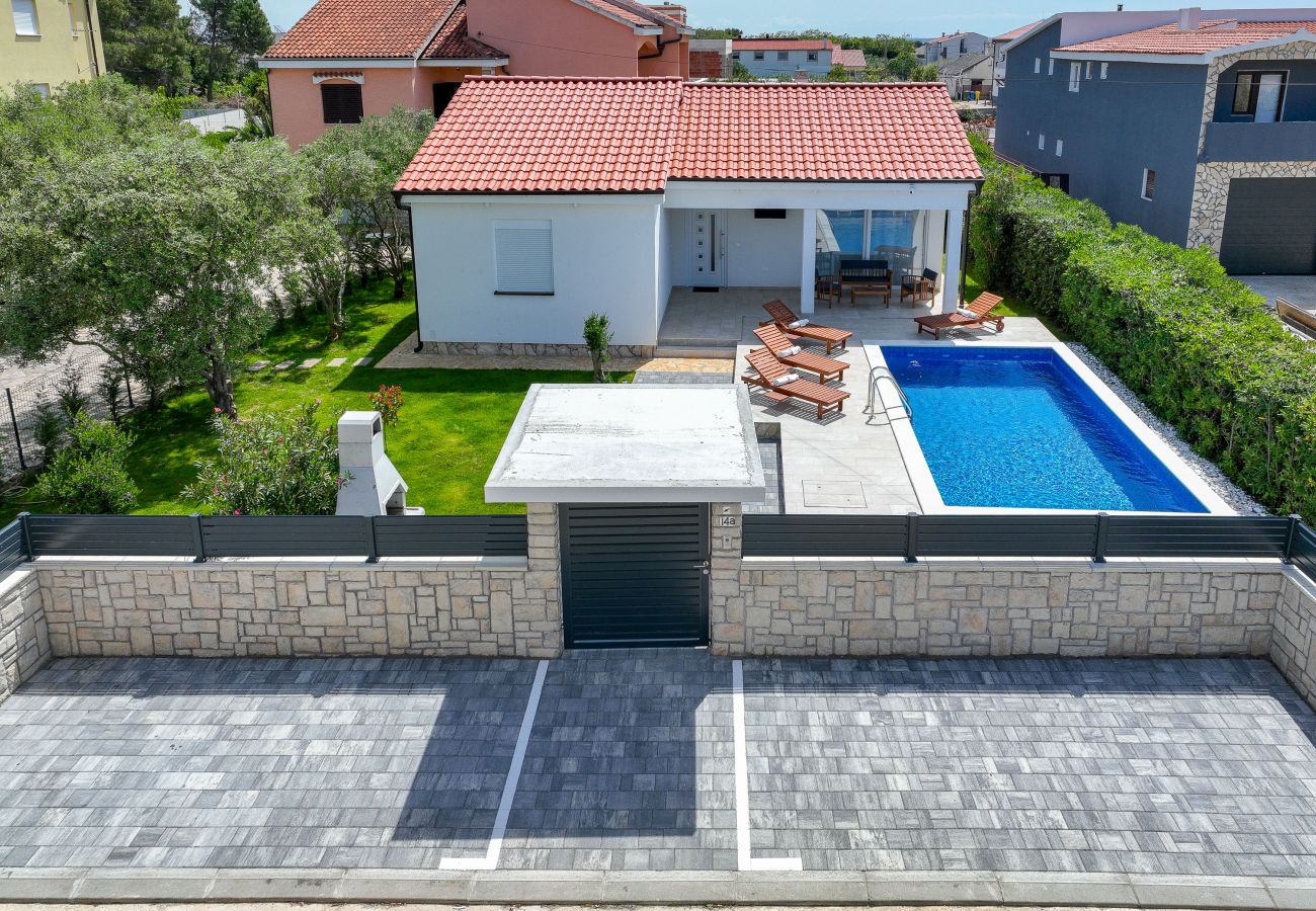 House in Vir - Jandro, Modernes Ferienhaus für Familie mit Pool