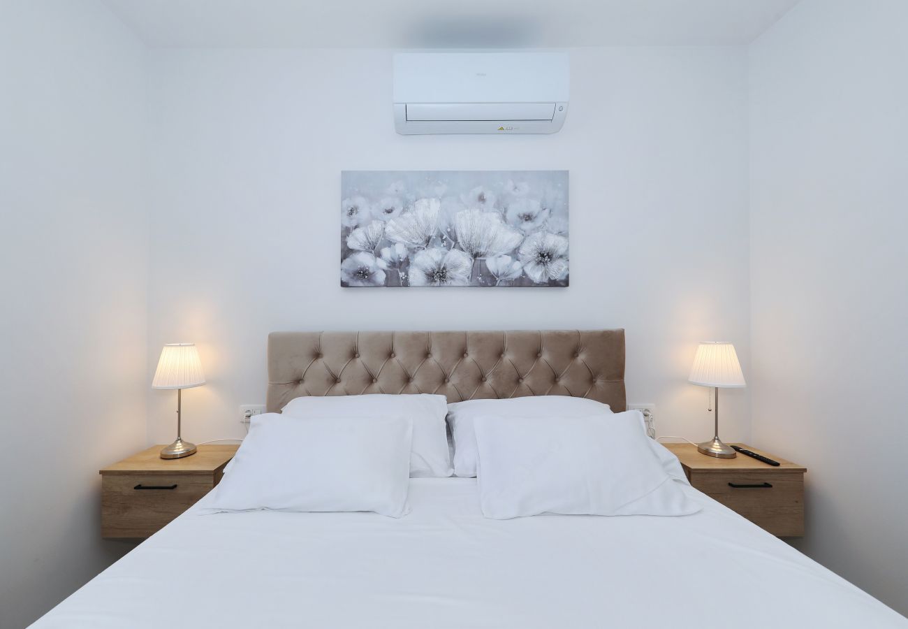 House in Vir - Jandro, Modernes Ferienhaus für Familie mit Pool