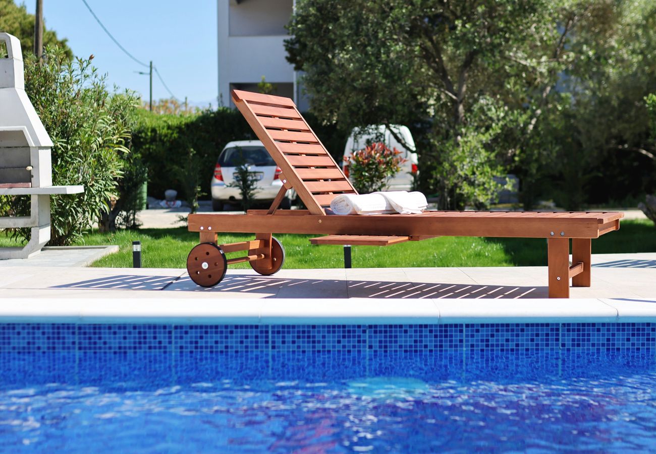 House in Vir - Jandro, Modernes Ferienhaus für Familie mit Pool