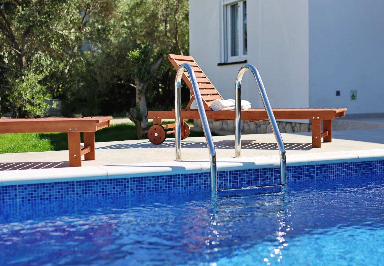House in Vir - Jandro, Modernes Ferienhaus für Familie mit Pool