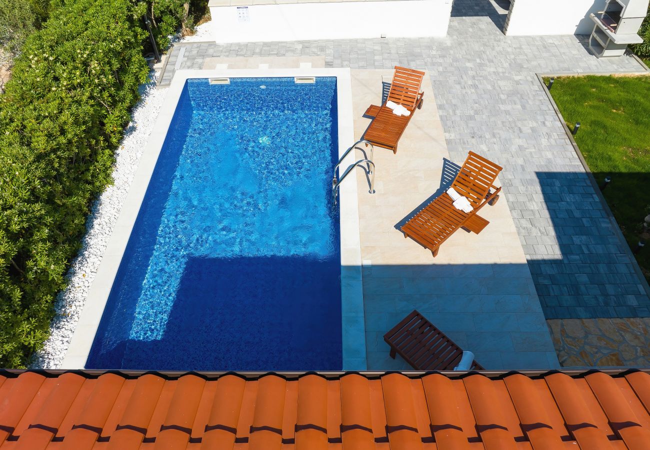 House in Vir - Jandro, Modernes Ferienhaus für Familie mit Pool