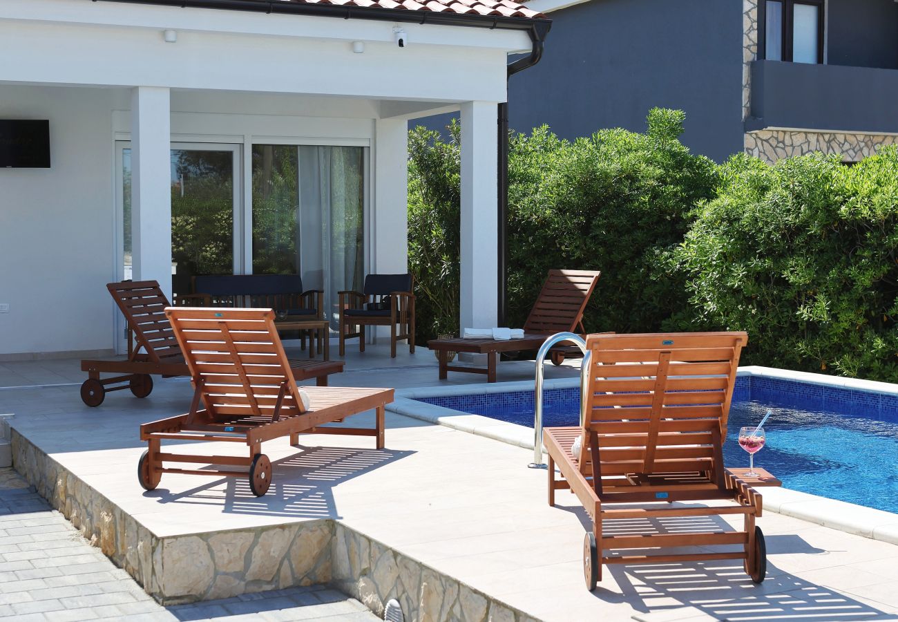House in Vir - Jandro, Modernes Ferienhaus für Familie mit Pool