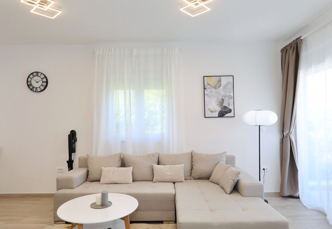 House in Vir - Jandro, Modernes Ferienhaus für Familie mit Pool