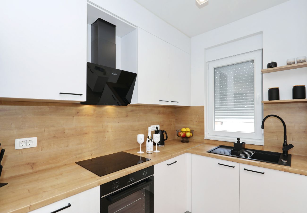 House in Vir - Jandro, Modernes Ferienhaus für Familie mit Pool