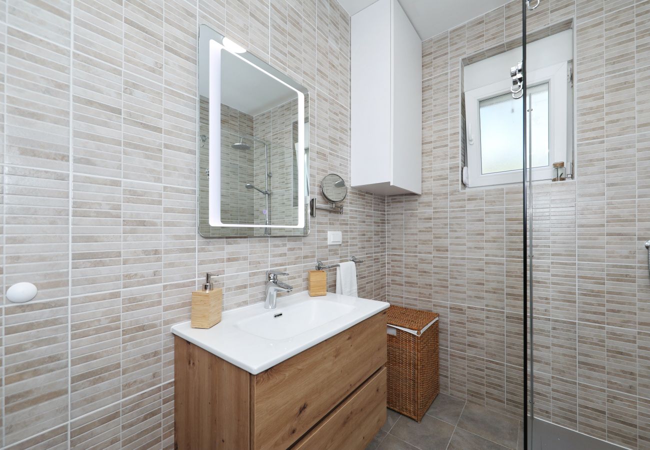 House in Vir - Jandro, Modernes Ferienhaus für Familie mit Pool