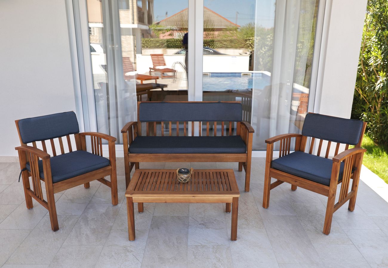 House in Vir - Jandro, Modernes Ferienhaus für Familie mit Pool