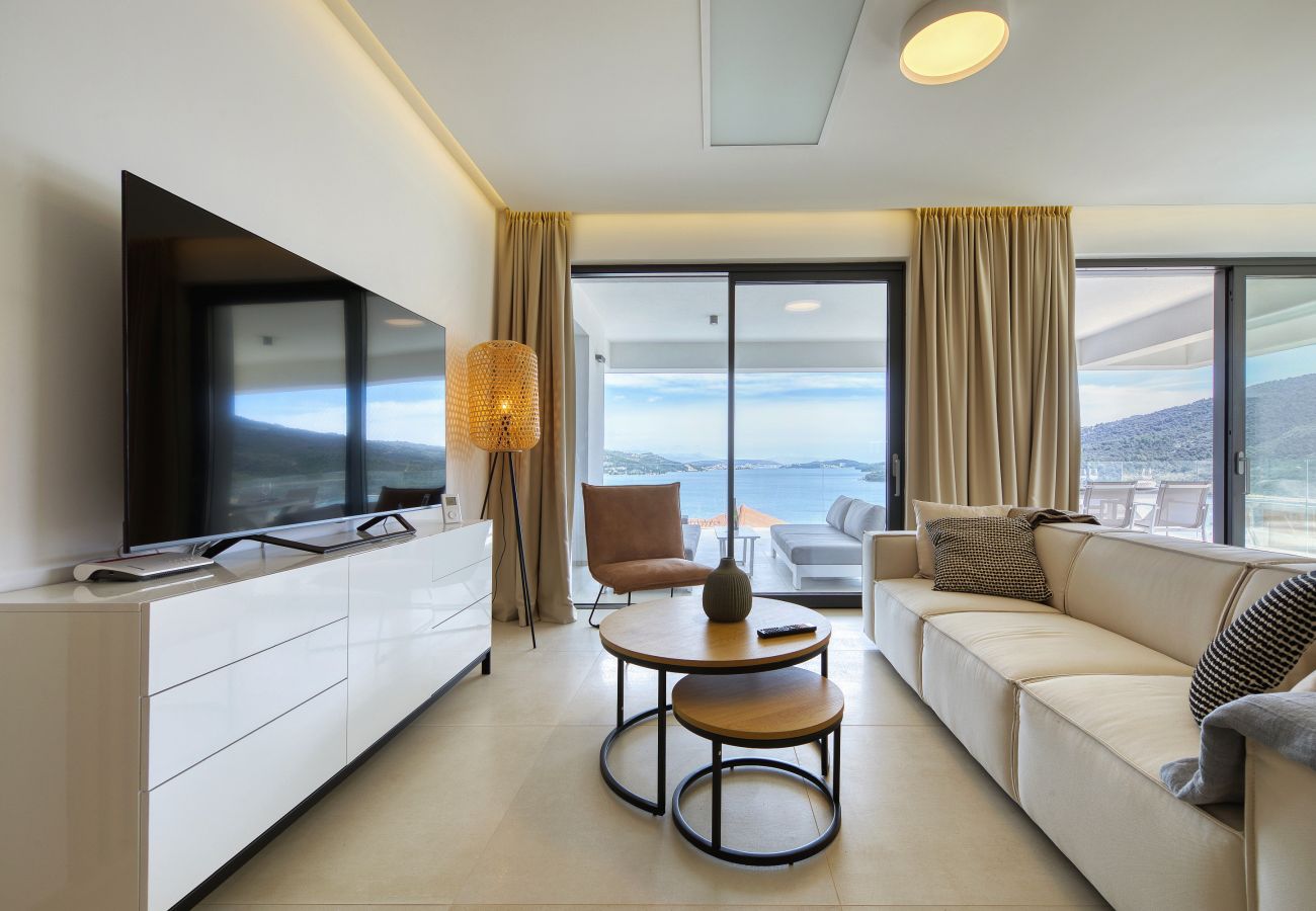 Apartment in Marina - Mentis, Luxuriöse Fewo mit Pool & Panoramablick