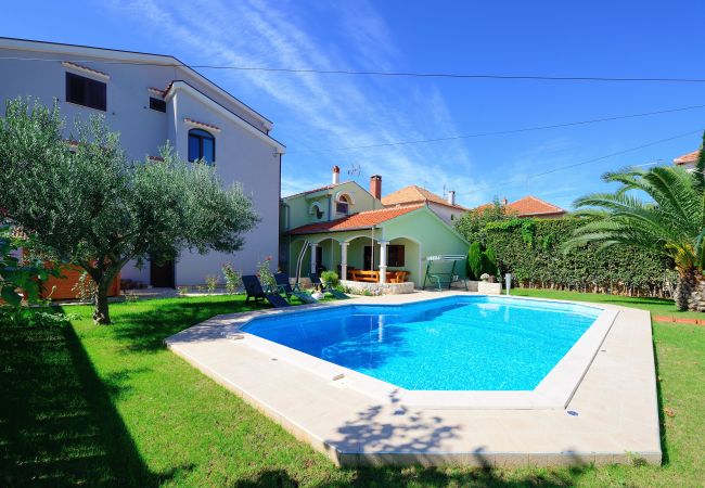 Apartment in Zadar - Marinko, No. 4, Geräumige Ferienwohnung mit Pool