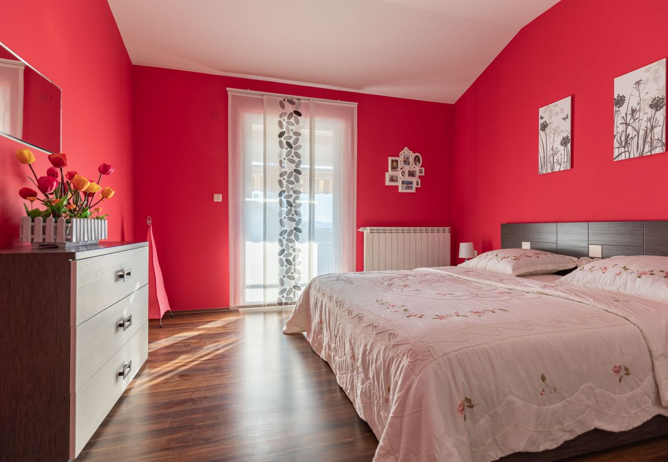 Apartment in Zadar - Marinko, No. 4, Geräumige Ferienwohnung mit Pool