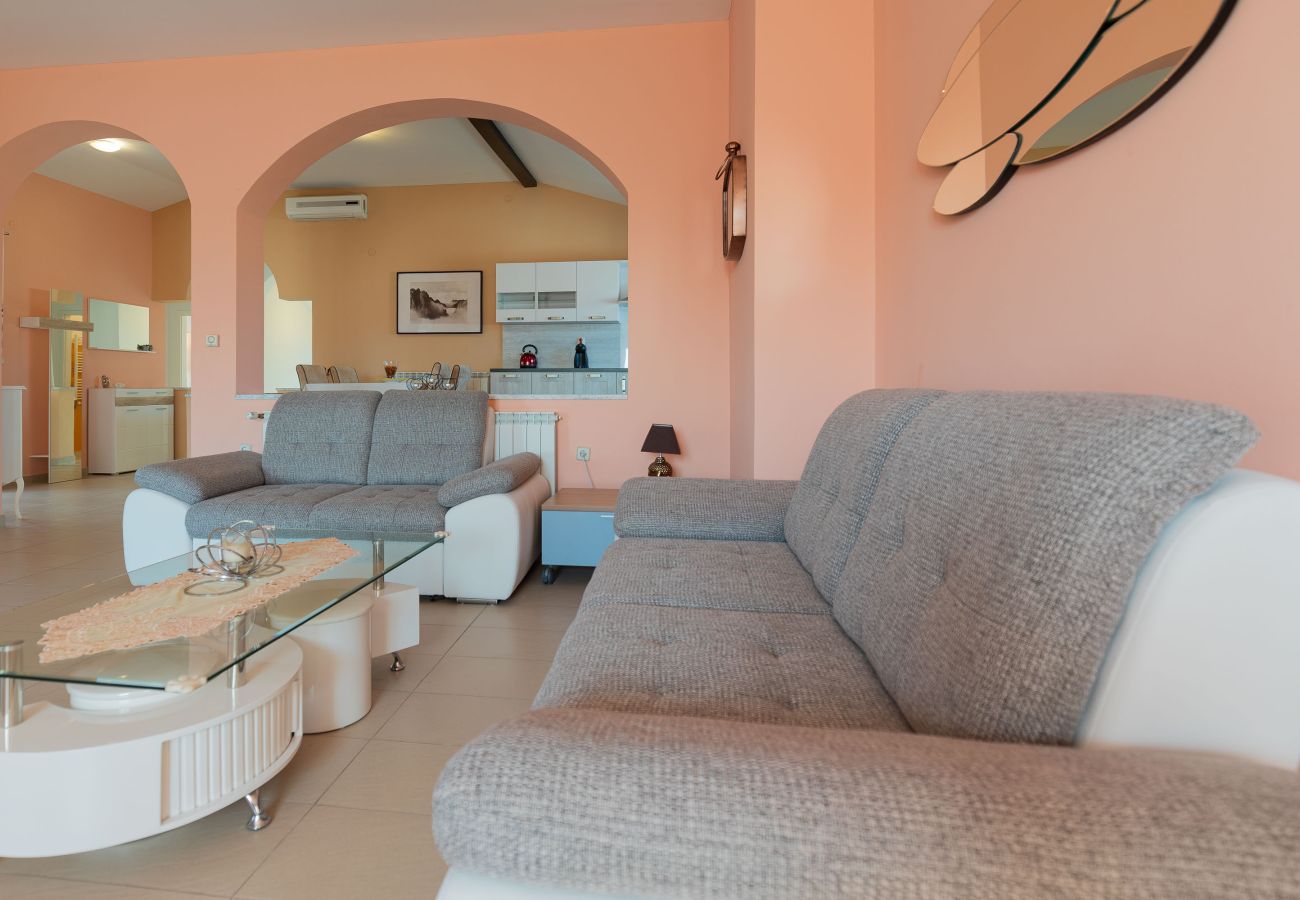 Apartment in Zadar - Marinko, No. 4, Geräumige Ferienwohnung mit Pool