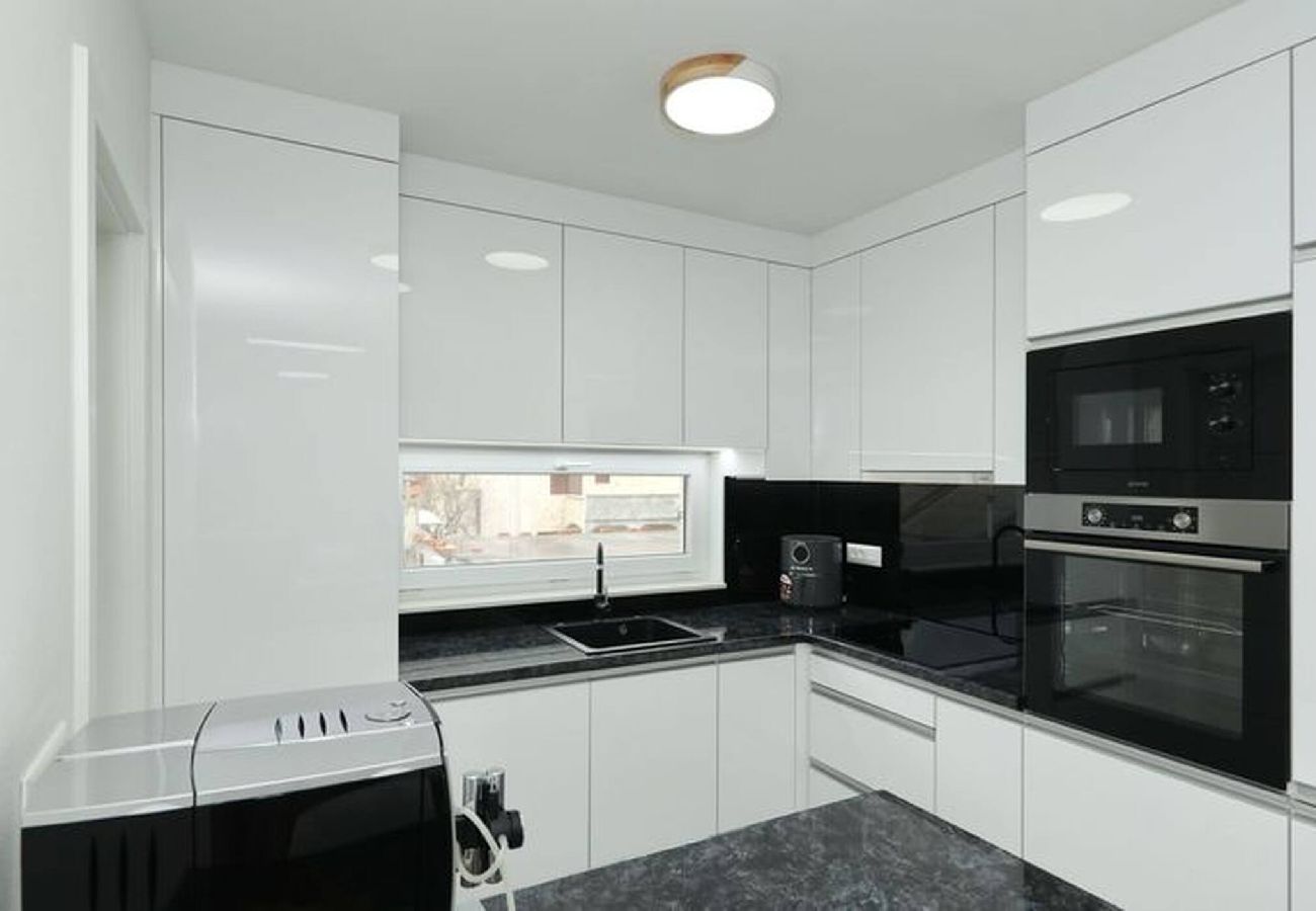 Apartment in Vir - Cicak, No.1