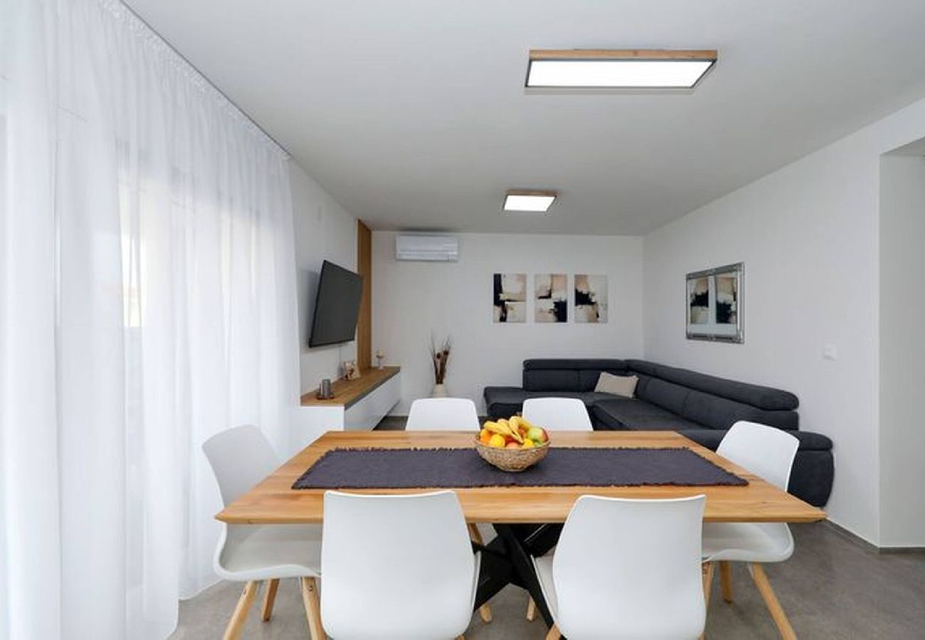 Apartment in Vir - Cicak, No.1