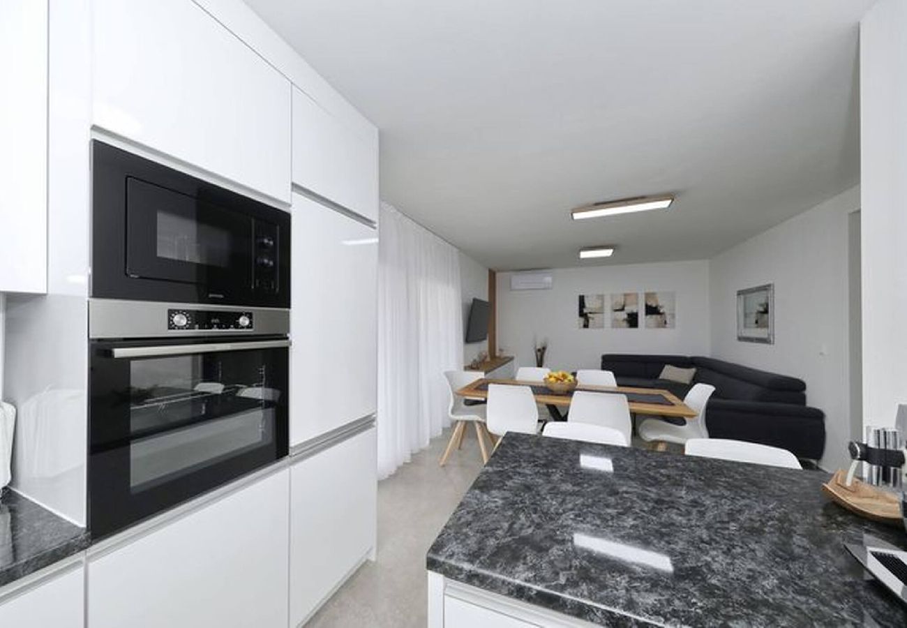 Apartment in Vir - Cicak, No.1