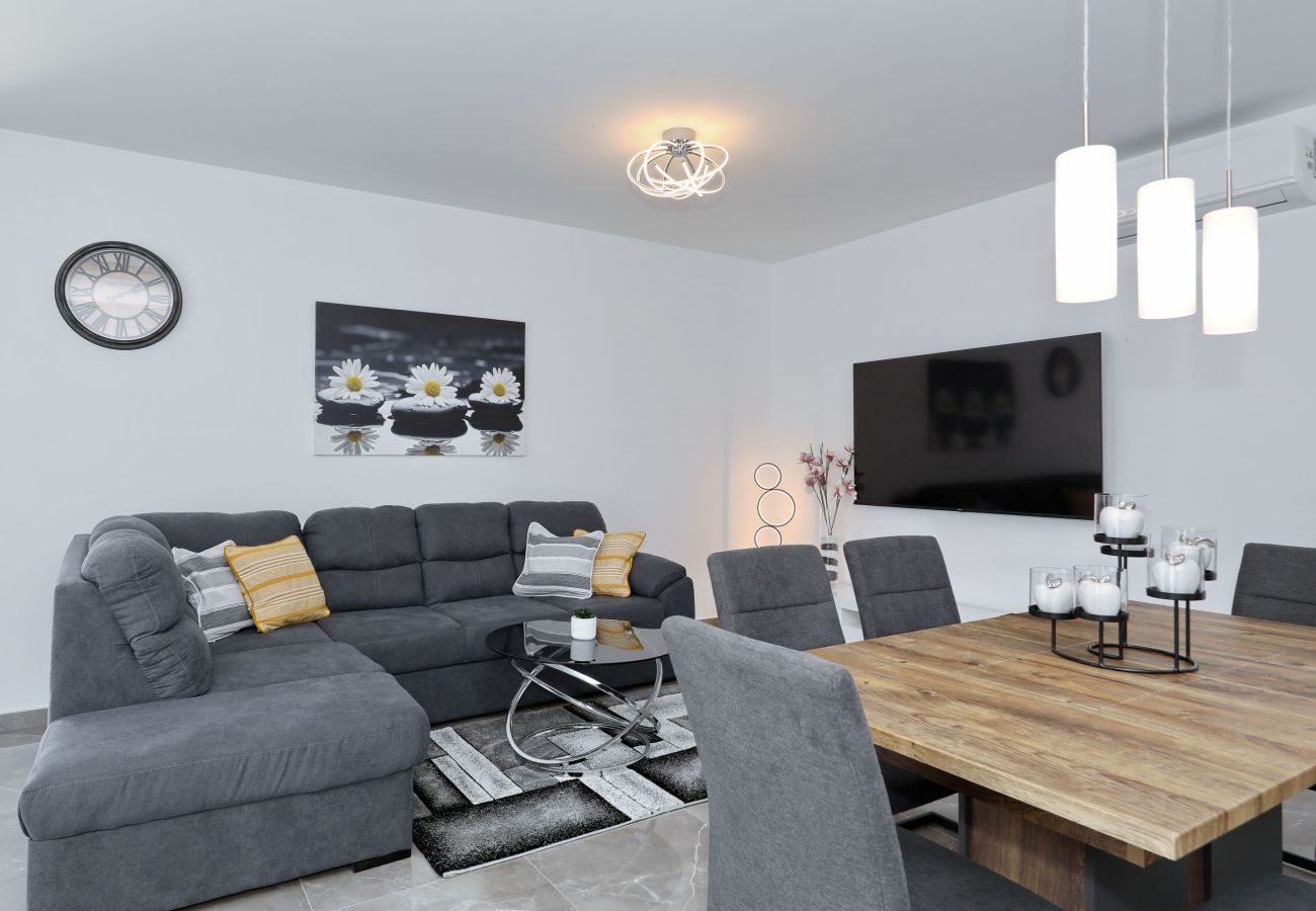 Villa in Vir - Mariva