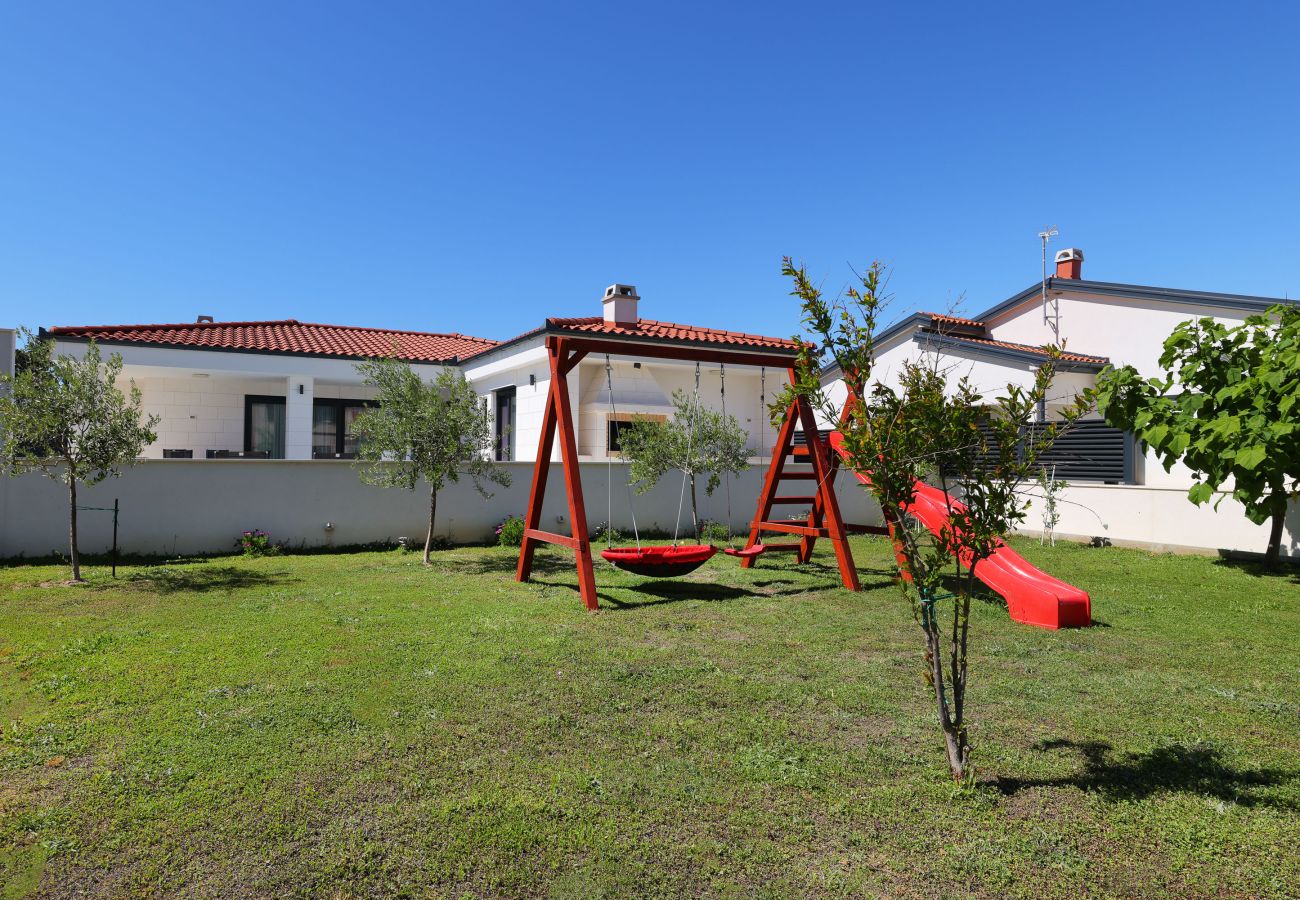 Villa in Vir - Mariva