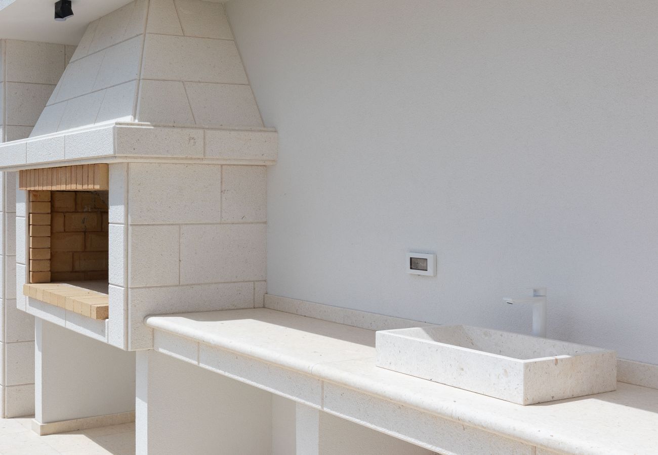 Villa in Vir - Mariva