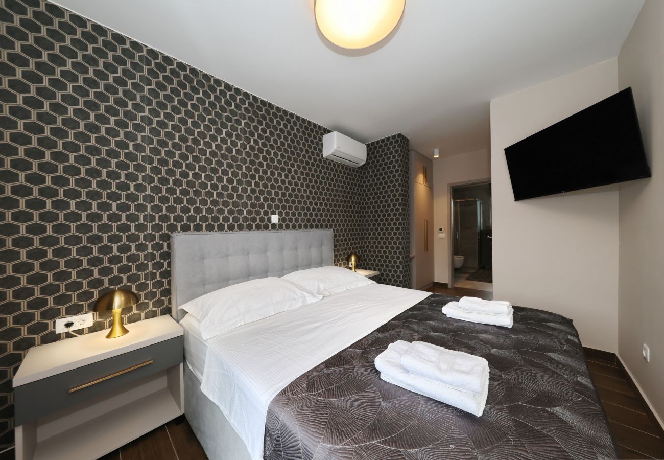 Villa in Rovanjska - Wave of love mit Pool ,strandnah