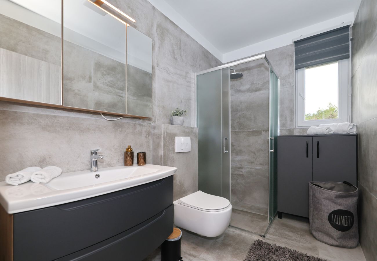 Villa in Rovanjska - Wave of love mit Pool ,strandnah