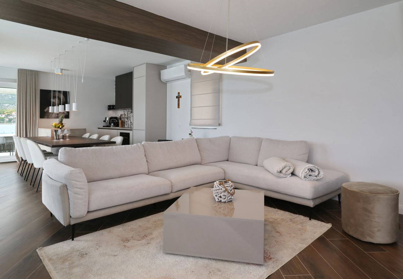 Villa in Rovanjska - Wave of love mit Pool ,strandnah