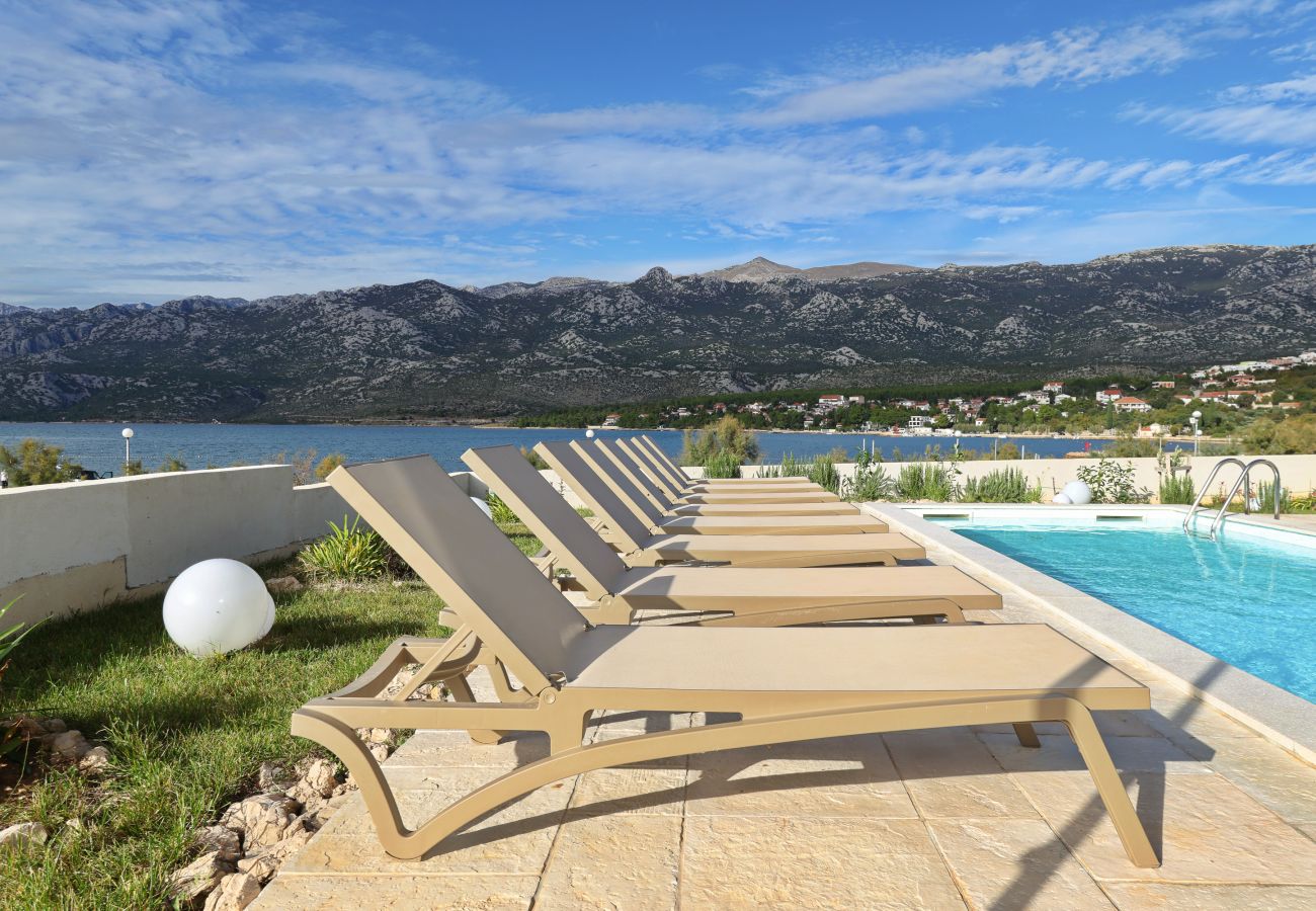 Villa in Rovanjska - Wave of love mit Pool ,strandnah