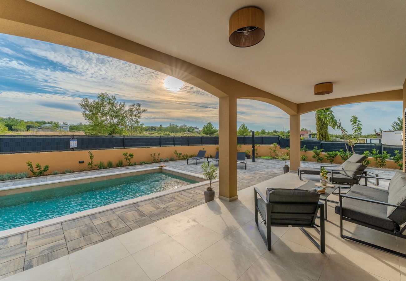 House in Ražanac - Pecora Nera