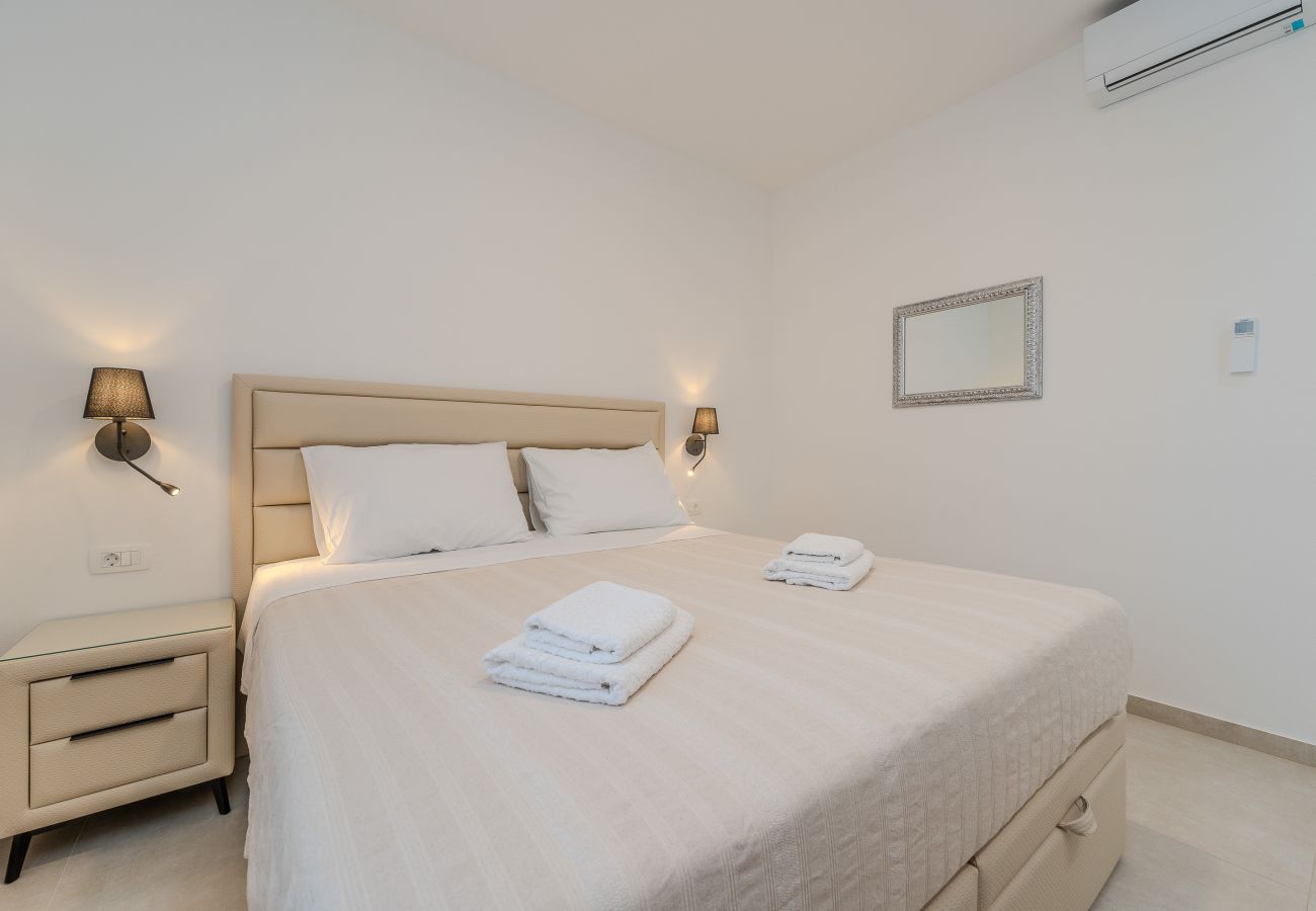 House in Ražanac - Pecora Nera