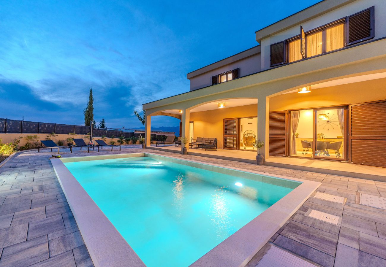 House in Ražanac - Pecora Nera