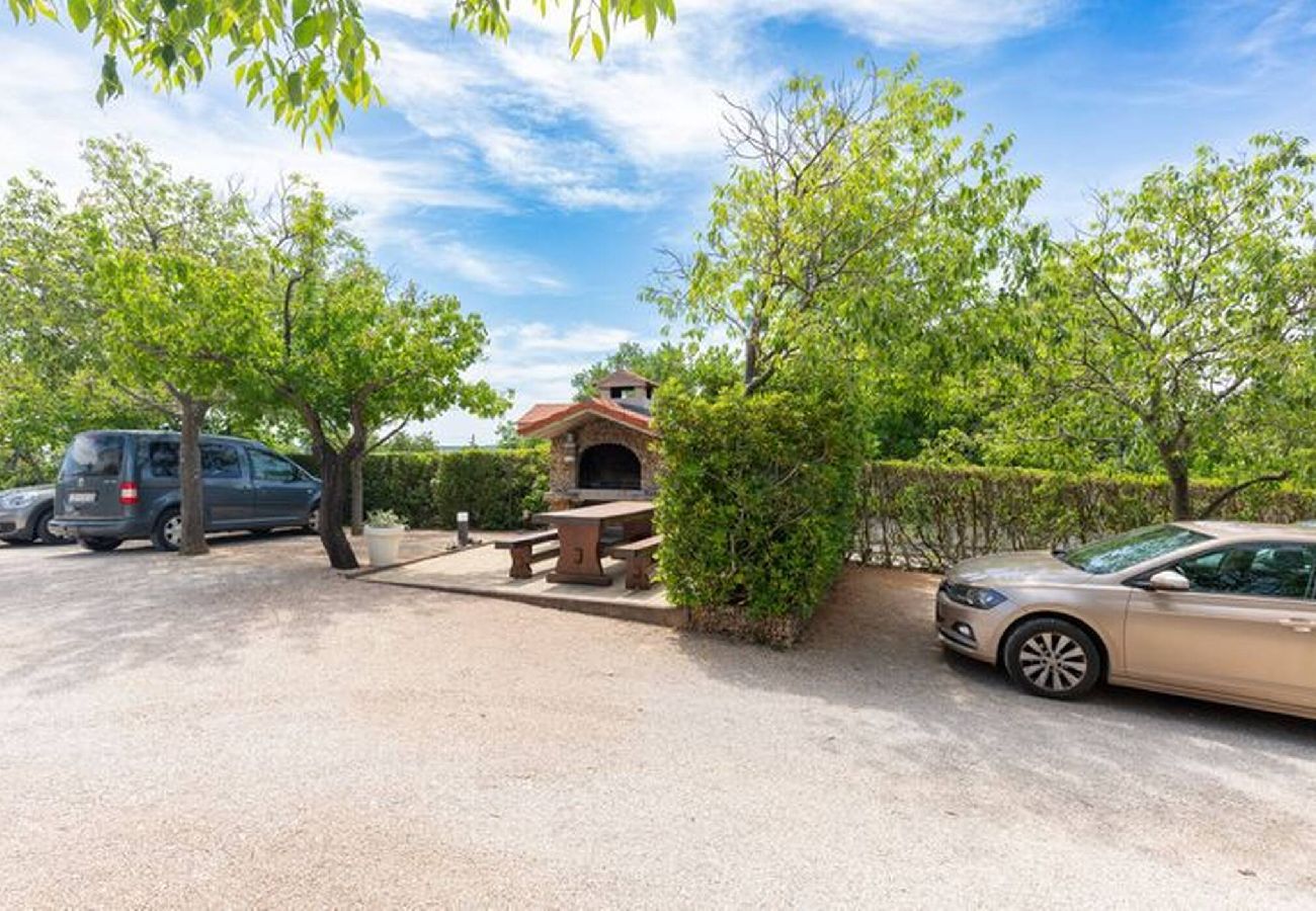 Apartment in Starigrad - Studio Stanic No.2 with terrace