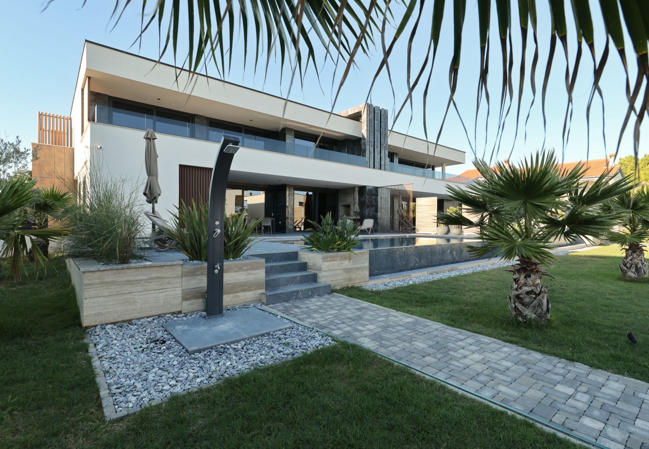 Villa in Vir - Villa pot