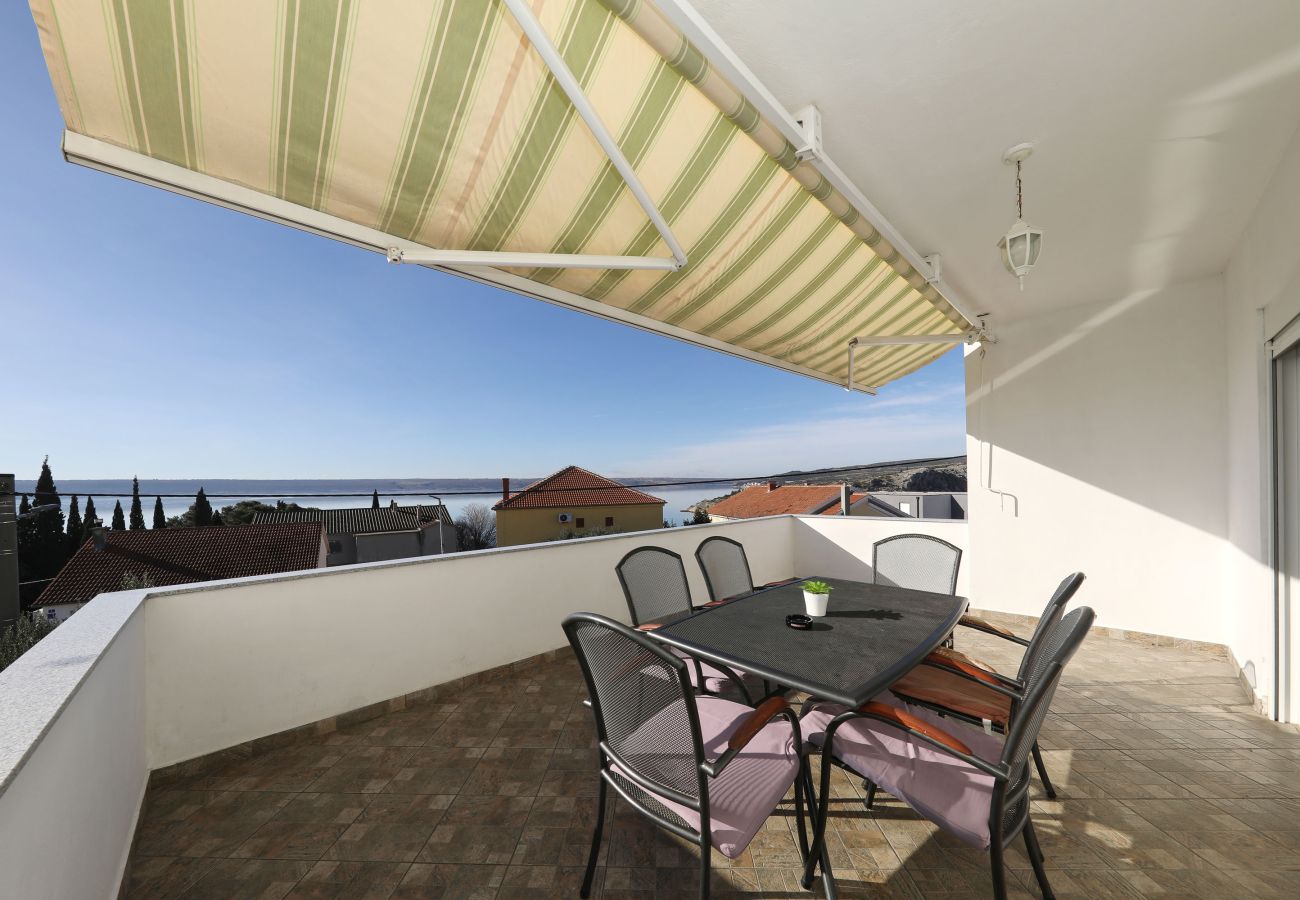 Apartment in Maslenica - Filip, Geräumige Ferienwohnung mit Meerblick &