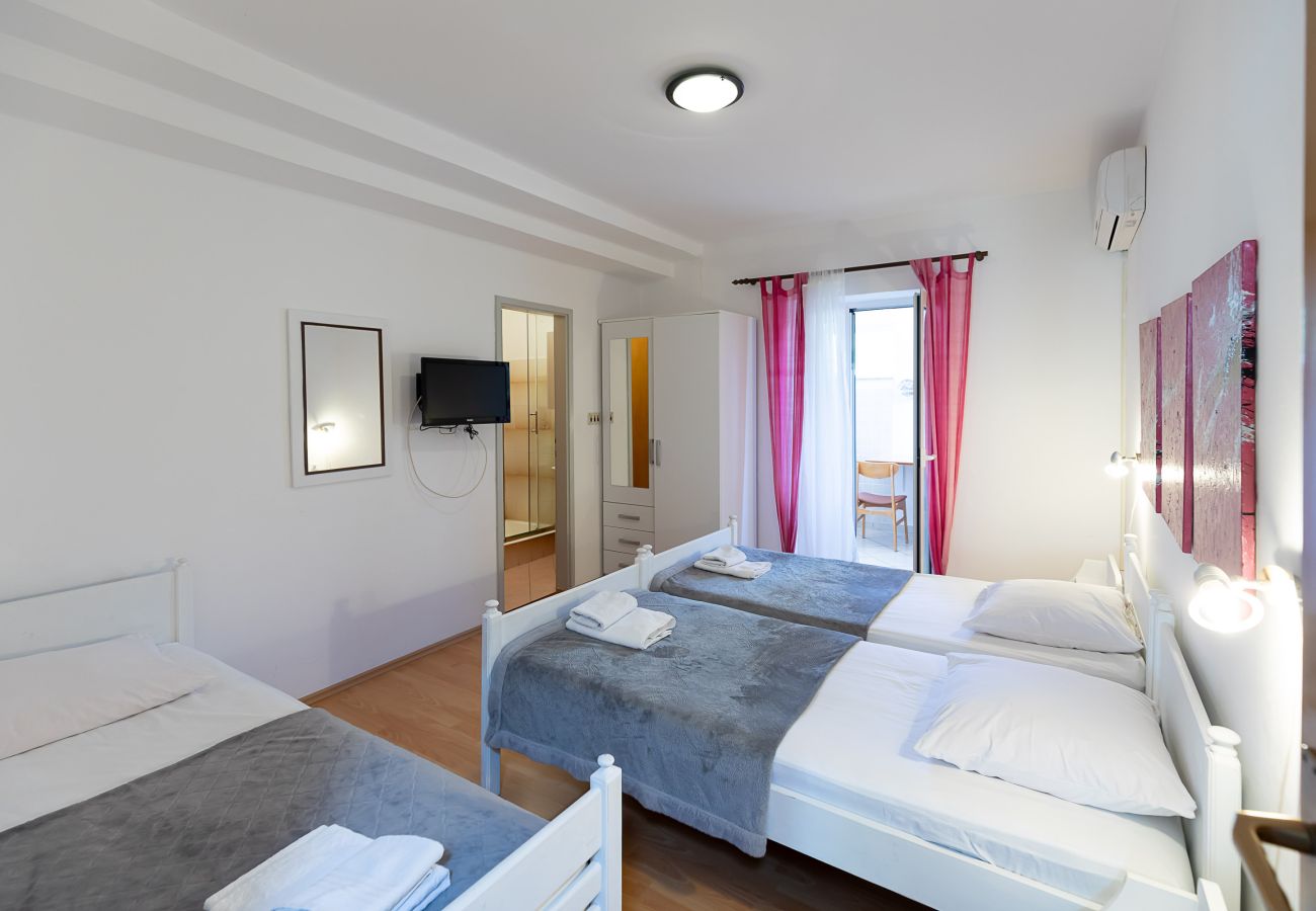 Apartment in Starigrad - Pansion Tinka Apartment No 8