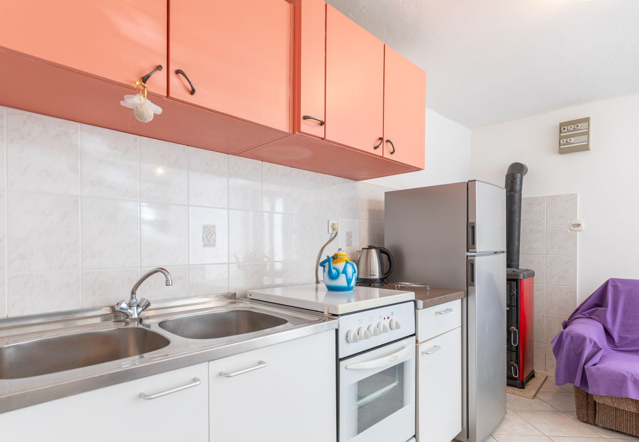 Apartment in Starigrad - Pansion Tinka Apartment No 1 suteren