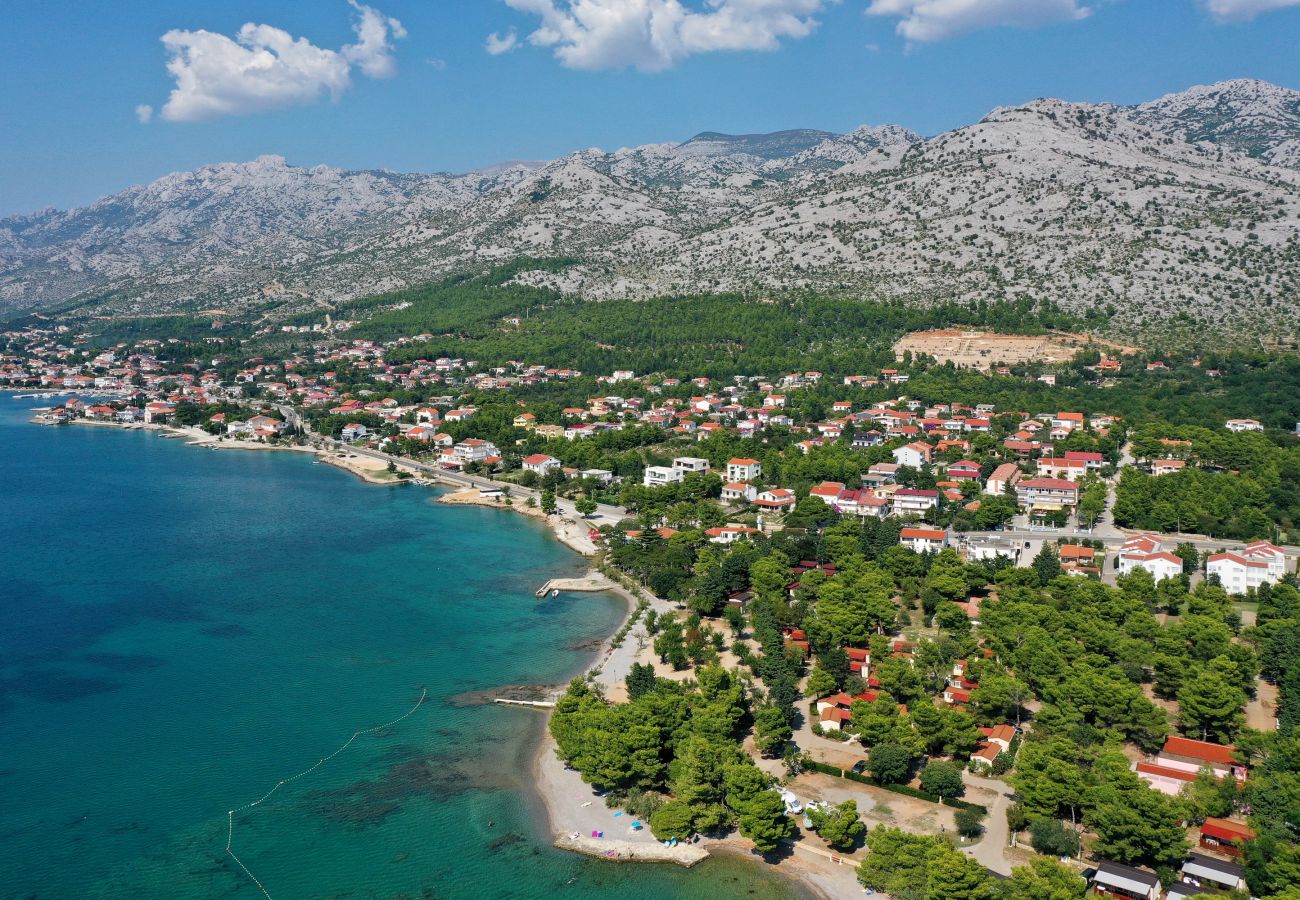 Apartment in Starigrad - Pansion Tinka Apartment No 1 suteren