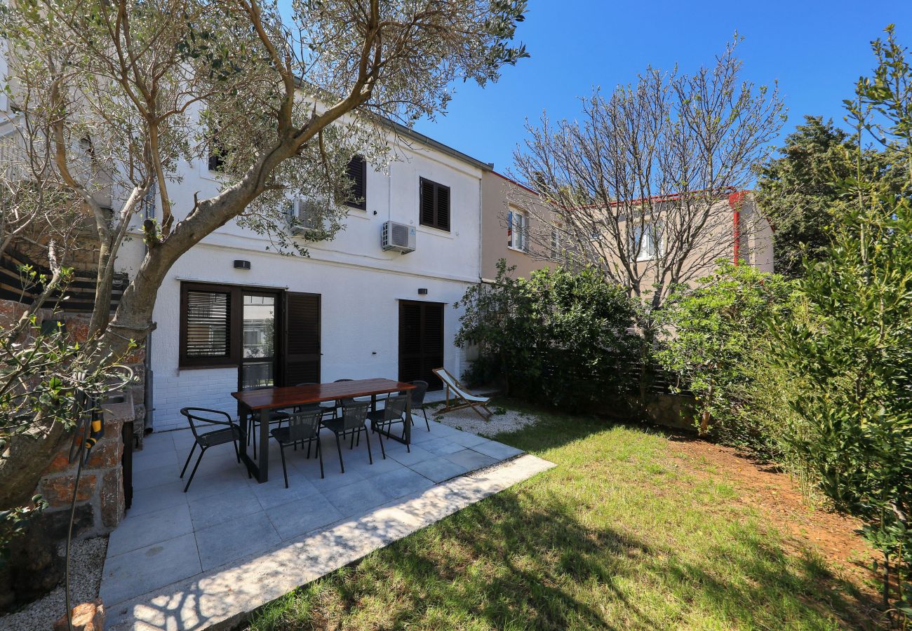 Studio in Starigrad - Hibis No. 1