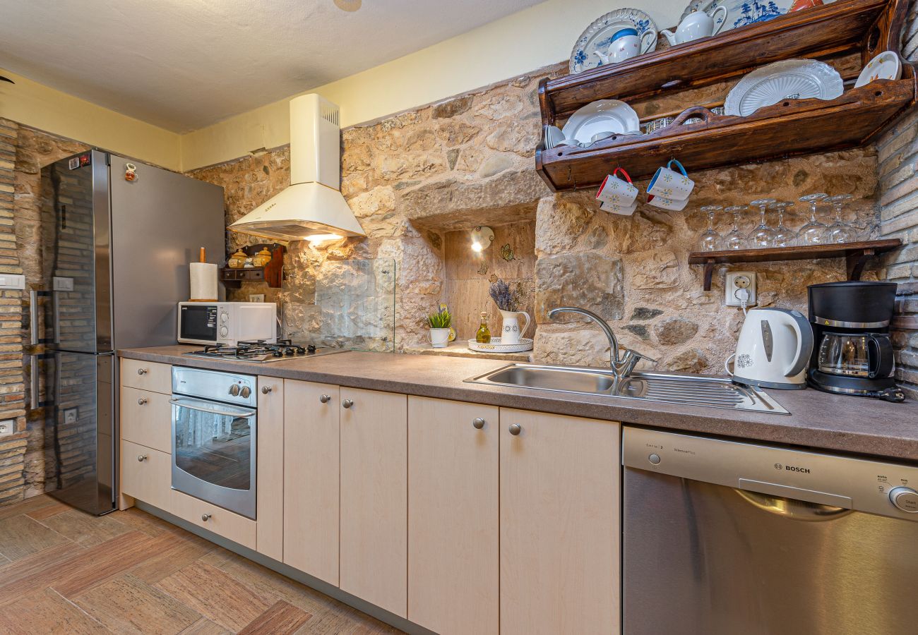 House in Ražanac - Joviraz, Steinhaus mit Veranda und Whirlpool in