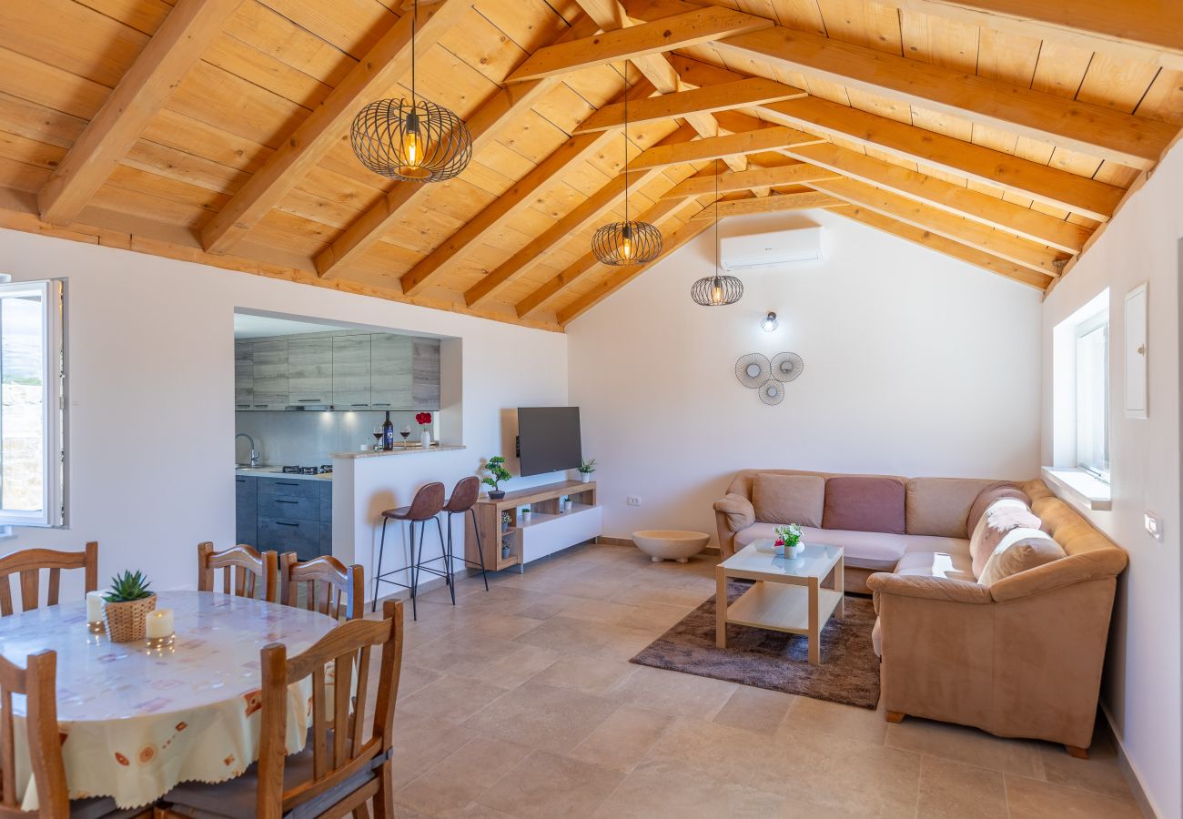 House in Ražanac - Fortica, Ferienhaus mit 2 Terrassen und